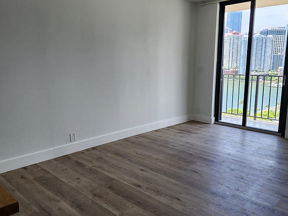 2nd image of 520 Brickell Key Dr #1517