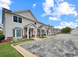 936 W Trailcreek Dr, Peoria, IL 61614