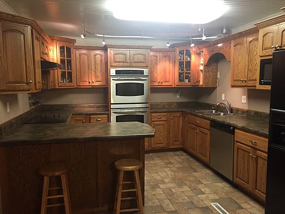 3rd image of 268 Helen Ave