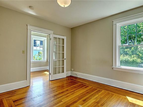 4th image of 67 E Manning St Floor 2