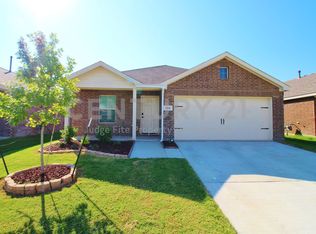 1013 Lady Bird St, Ennis, TX 75119
