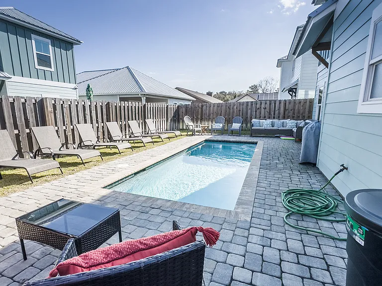 22524 Lakeview Dr — Photo 77