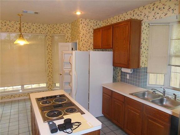 4th image of 4807 Whispering Valley Dr