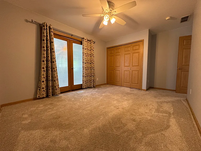 326 Brown Ct — Photo 37