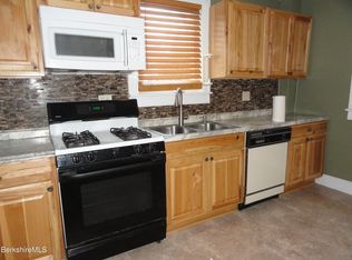 14 Woodleigh Rd, Pittsfield, MA 01201