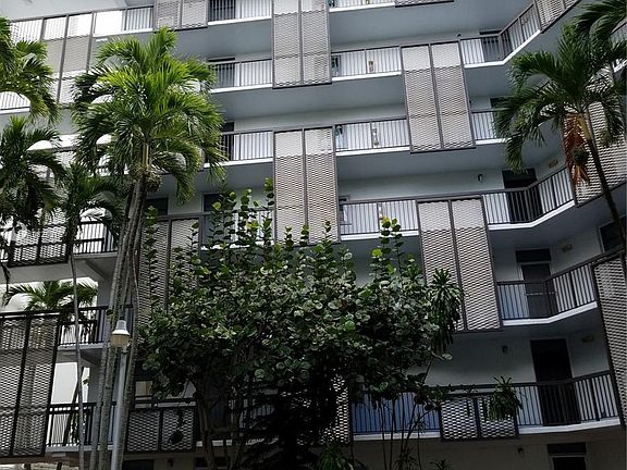 2nd image of 20500 W Country Club Dr APT 604
