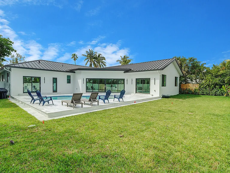 1248 N Harbor Dr — Photo 47