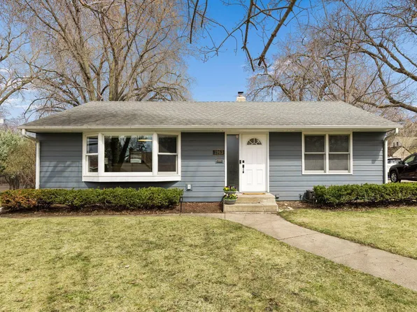 1963 Yorkshire Ct, Saint Paul, MN 55116