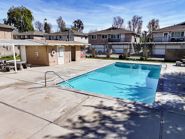 3053 Knollwood Ave — Photo 5