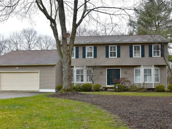 62 Hickory Ln, Hudson, OH 44236