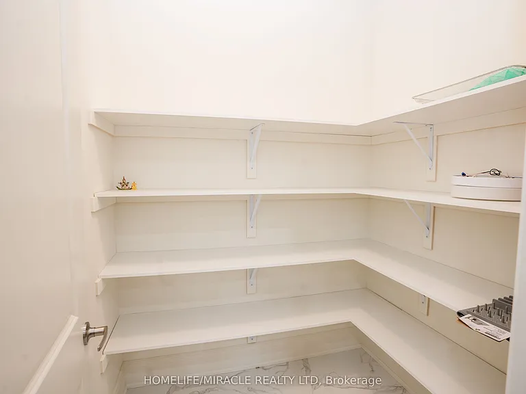 93 Bluebird Blvd — Photo 23