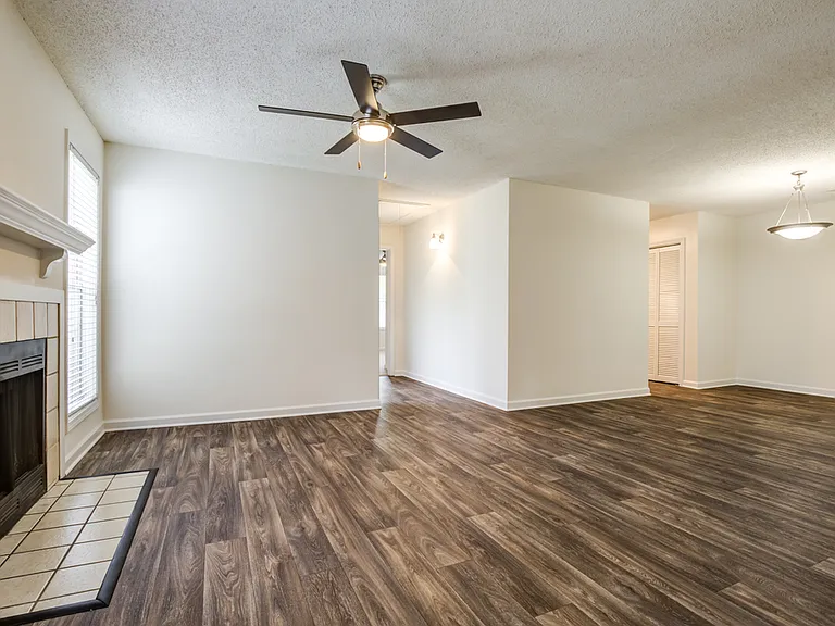 Estates at Bellwood Apartment Homes — Photo 17