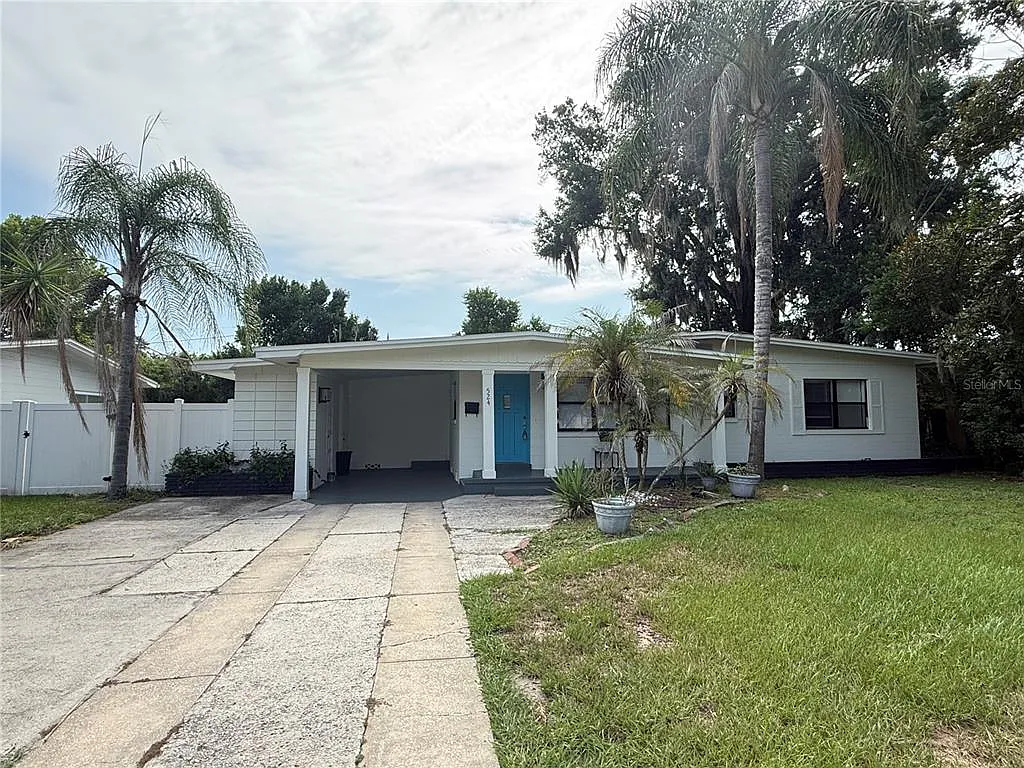 3 bed, 2.0 bath, 1432 sqft, $2,300 — Photo 1
