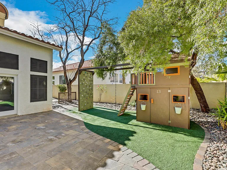 yard - treehouse has been removed!