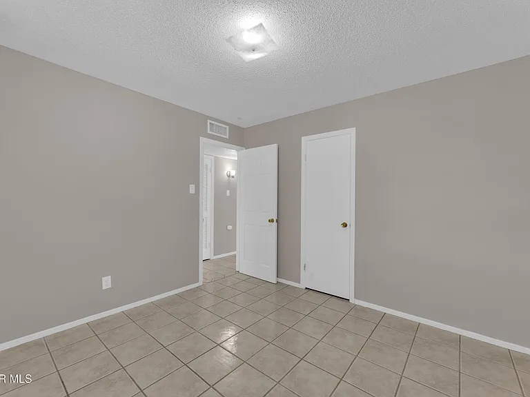 228 Caribe Cir — Photo 28