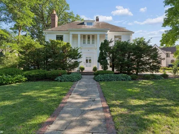 9 Beaumont Dr, Mason City, IA 50401