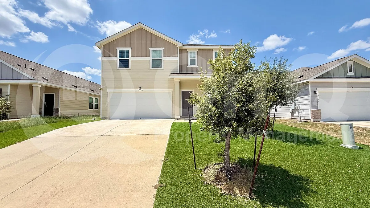 4 bed, 2.5 bath, 2338 sqft, $2,495 — Photo 1