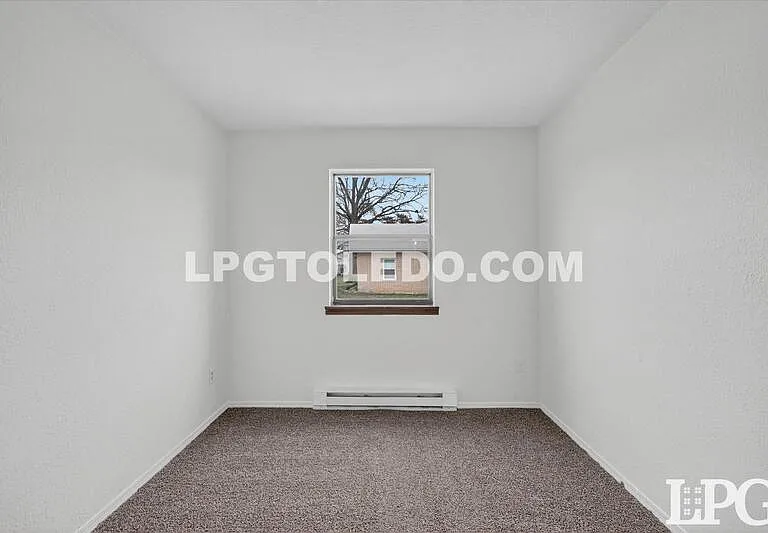 1230 Bedford Woods Dr #8 — Photo 16