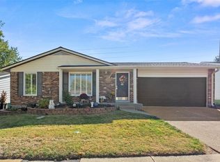 1240 Tracy Ln, Saint Louis, MO