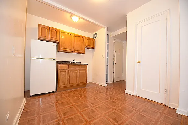 Rented by Keller Williams NYC | media 19