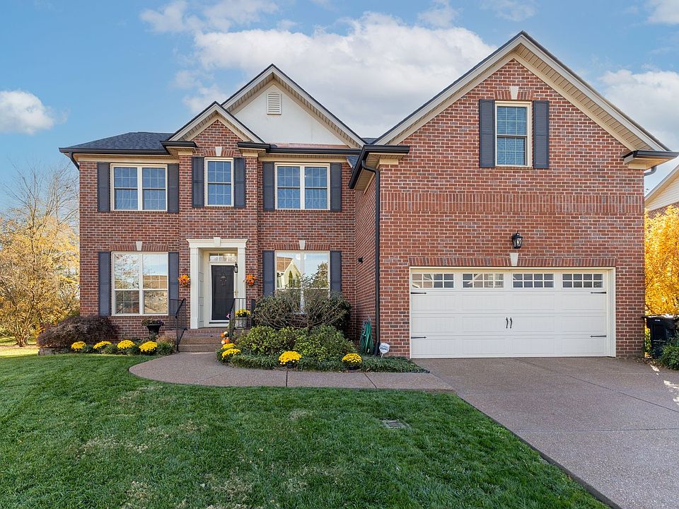 1st image of 290 Wisteria Dr