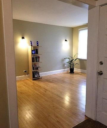 5th image of 827 S 11th Ave