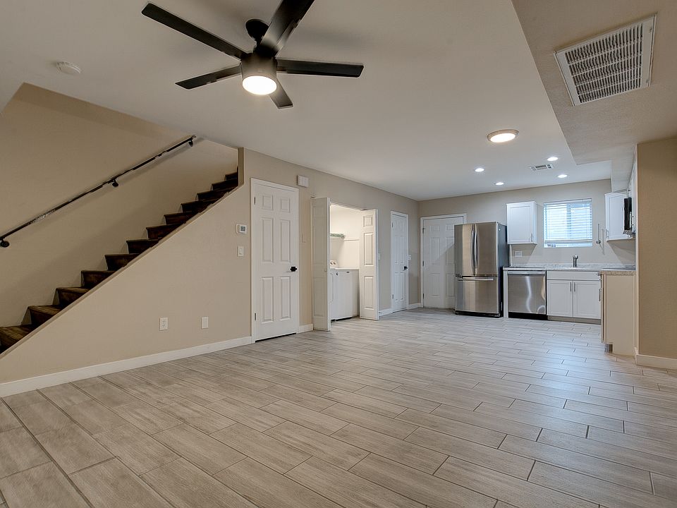 1st image of 6138 W Townley Ave