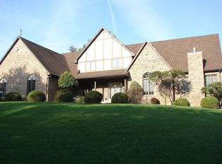 3821 Beaver Ridge Cir, Cedar Falls, IA 50613