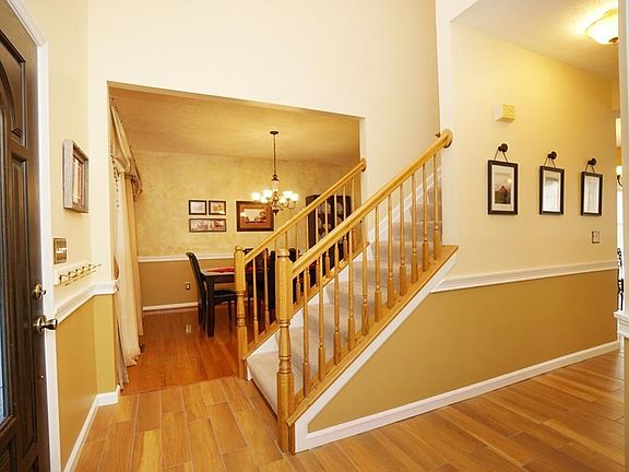 3rd image of 456 Cherry Hill Ln