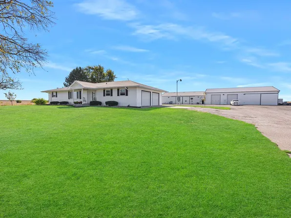 9328 E 1200 North Rd, Chenoa, IL 61726