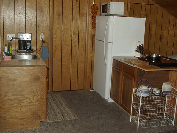 Full kitchen.
