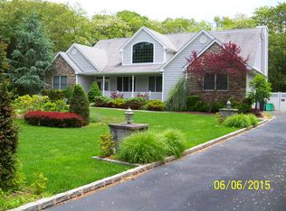 445 S Country Rd, East Patchogue, NY 11772