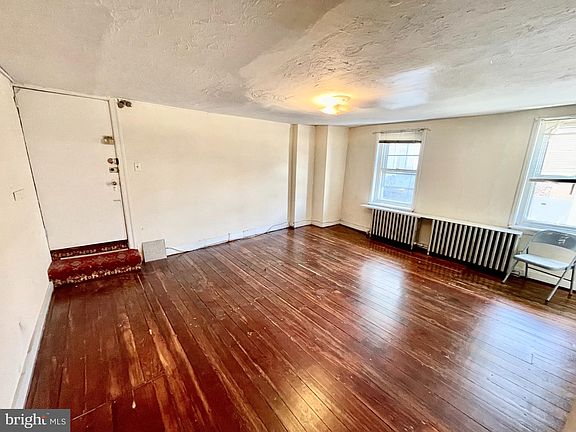 2nd image of 5167-69 Wakefield St #2R
