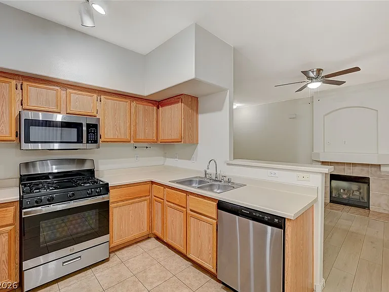 9050 W Warm Springs Rd #1147 — Photo 15