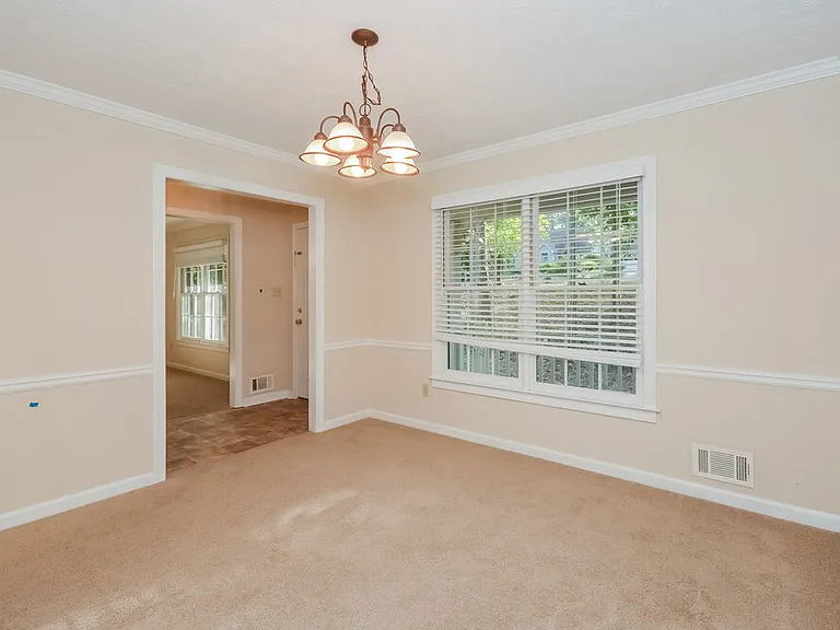 175 Meadowbrook Dr — Photo 6