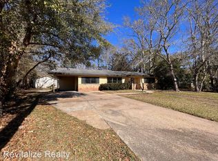 1208 N Castlewood Dr, Mobile, AL 36605
