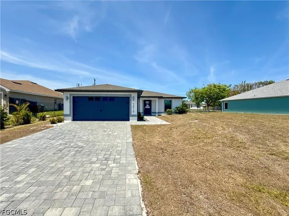 3010 NE 6th Place Cpe, Coral, FL 33909