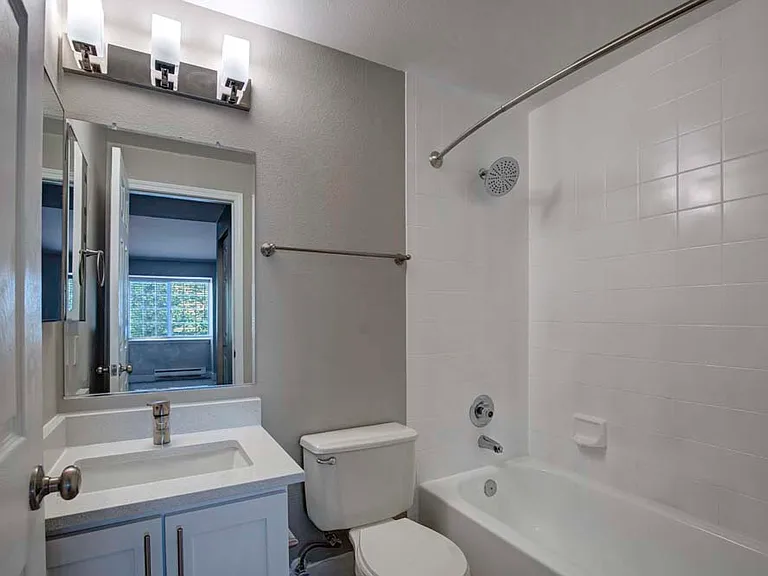 Chandlers Bay Apartments — Photo 9