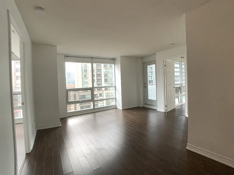 761 Bay St #2112 — Photo 8