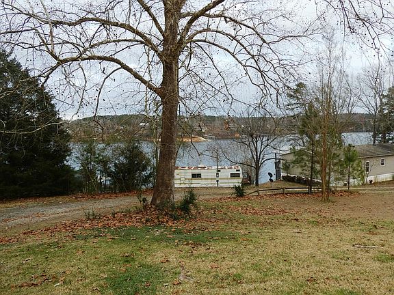 3rd image of 725 County Road 188