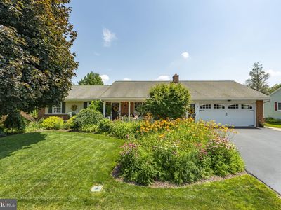 3 Meadow Ln, New Holland, PA, 17557