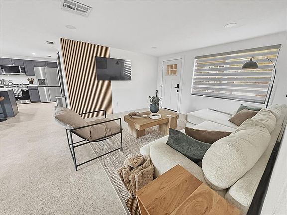 2nd image of 3922 Darlington Rd