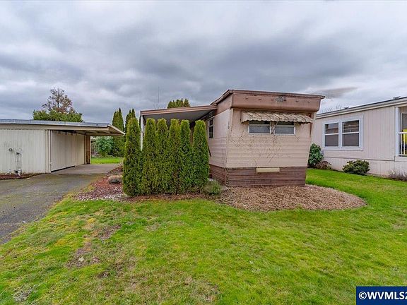 3rd image of 5422 Portland Rd NE Unit 10