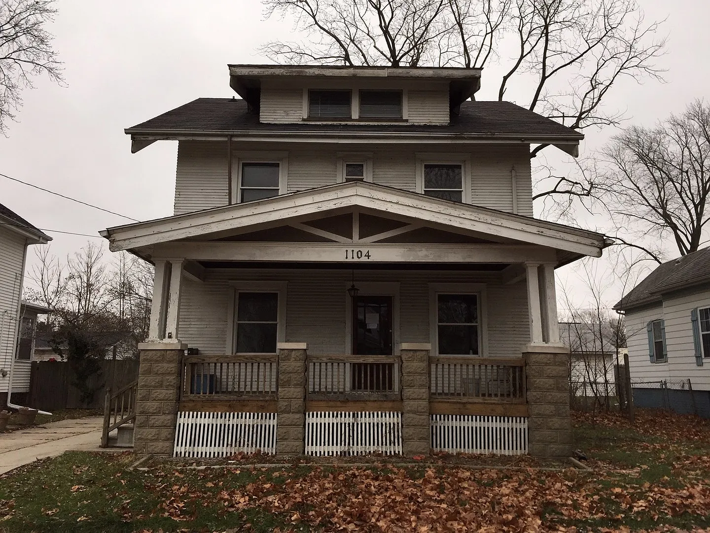 1104 S Center St photo 1