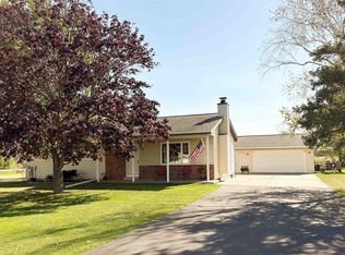 395 Black Wolf Ave, Oshkosh, WI 54902