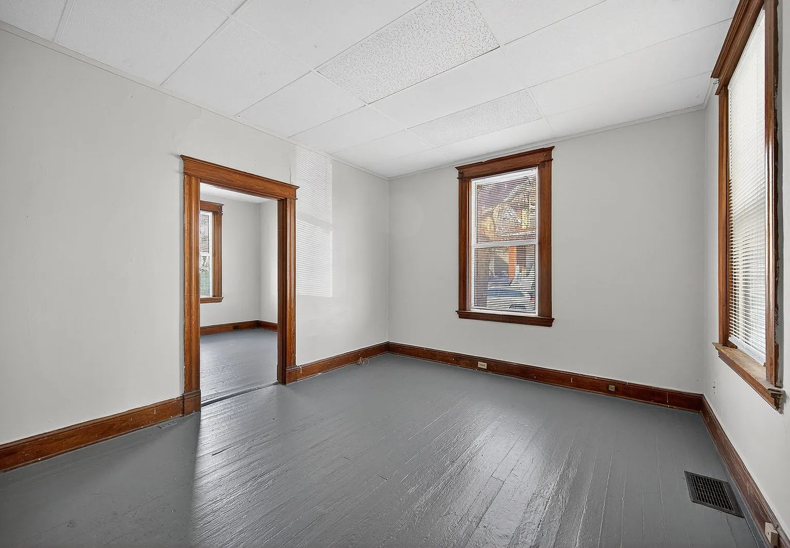 1 bed, 1.0 bath, 570 sqft, $999 — Photo 3