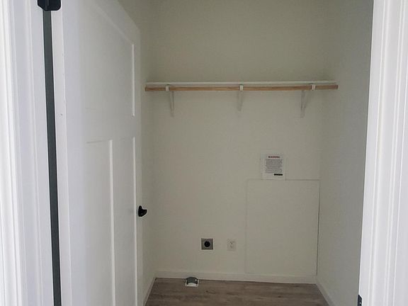 5th image of 763 Chalet Ave