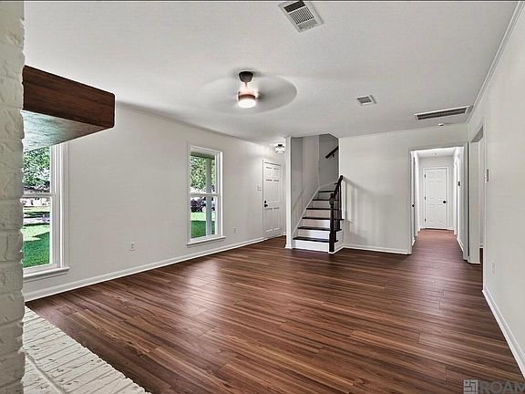 5th image of 919 Willow Brook Ave