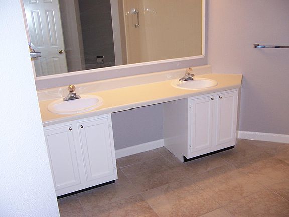 4th image of 111 Westlake Ct #111