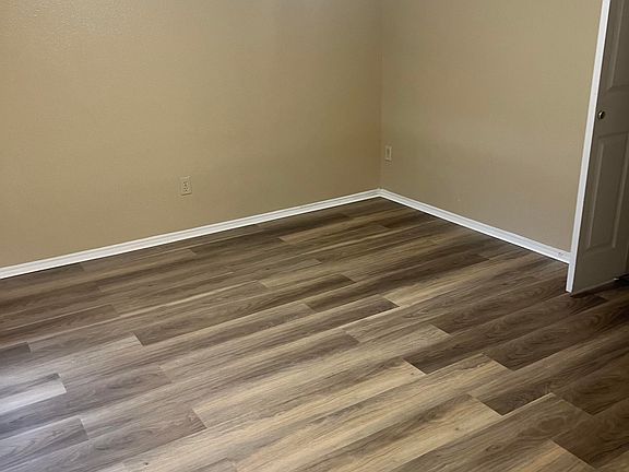3rd image of 13730 Oak Cabin